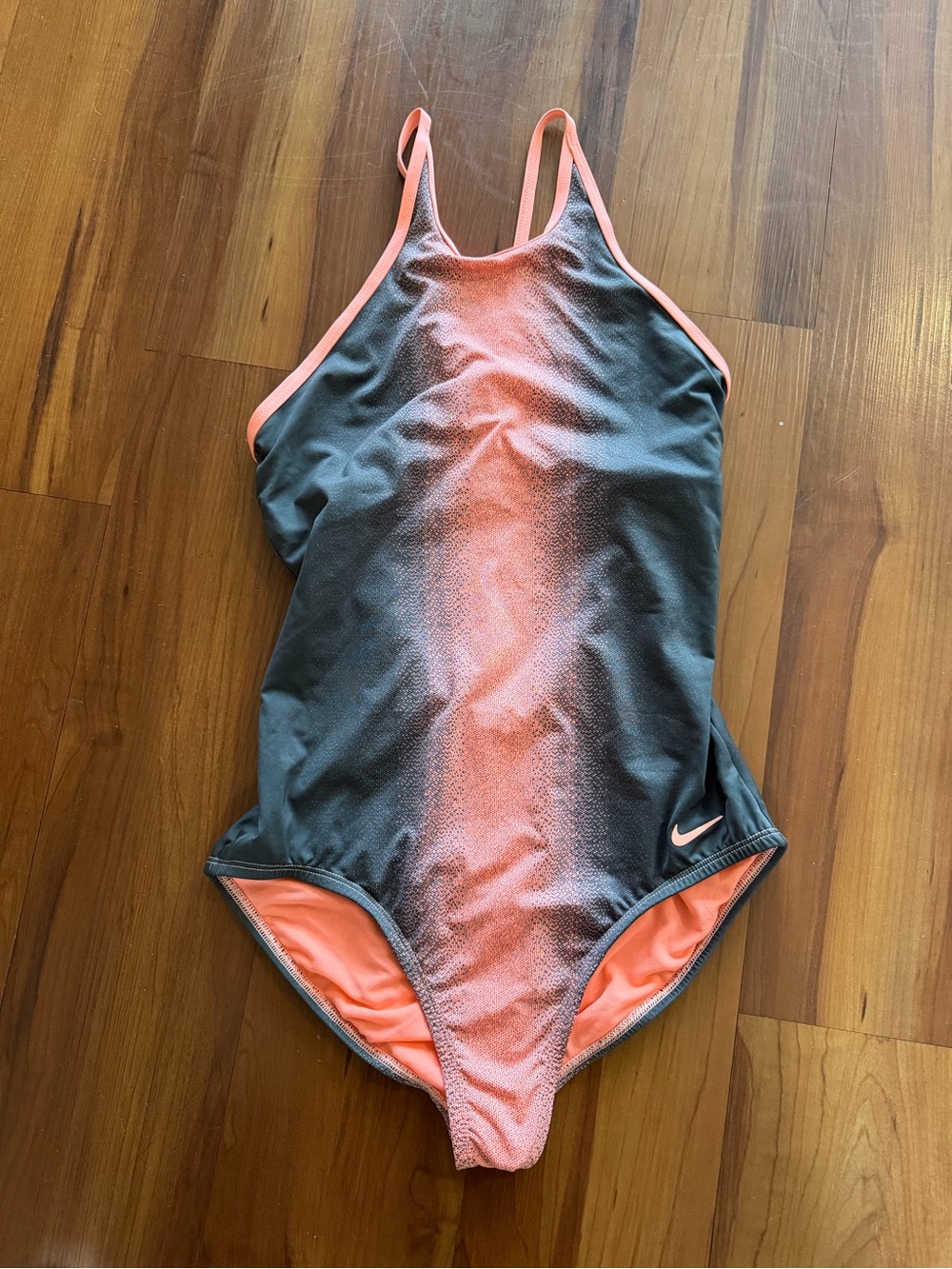 Nike women’s one piece swimsuit